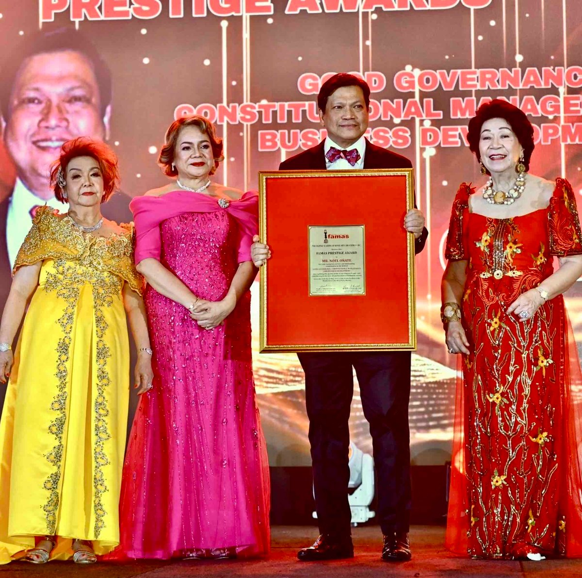 Baby de Jesus, president of Famas Francia 'Cheche' Camacho Conrado, awardee Noel Onate and Nona Ricafort.